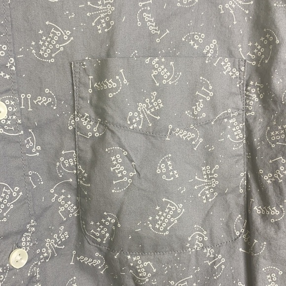 American Eagle - Gray Button Down & White Size L - Picture 6 of 7